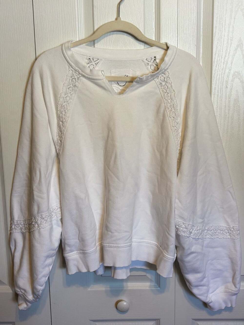 Aerie Sweatshirt Size Large White Crochet Detail Pullover Top